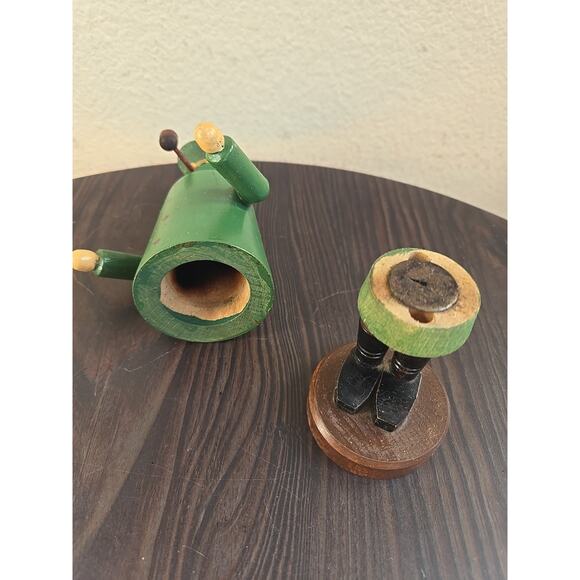 Vintage Wooden Smoker Raucher Hunter Seiffener Volkskunst 6" Tall - Picture 7 of 8